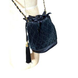 Vintage black velvet quilted bag with chain shoulder strap by Carlisle